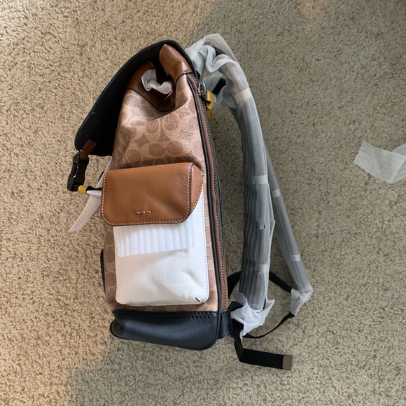 Coach Rivington Backpack - Picture 3 of 9